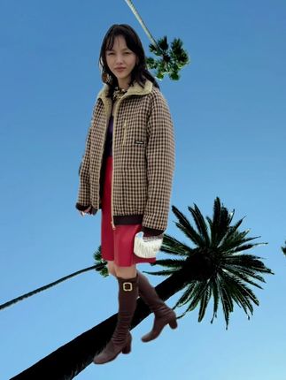 #MiuMiu2025秋冬系列 穿梭秋日光影。