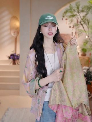 效力易大嫂锦瑶桑蚕丝服饰国风古韵女装穿搭新中式沙发易大嫂 效力易大嫂锦瑶桑蚕丝服饰国风古韵女装穿搭女装高级服饰直播 #服饰种草官 #中式美学服饰 #女装 #国风古韵 #穿搭