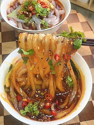 ##天水#麻辣烫手擀粉 吃起来麻辣鲜香,扣弹筋道,味道特别好