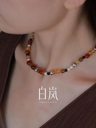 彩夏项链|不同材质在皮肤上留下各异的触感,戴得越久,越像把整个夏天的热闹都收进了领口。#白岚 #白岚在地美学 #古厝生 #白岚彩夏项链 #白岚饰品旗舰店 XL4807-XC2507