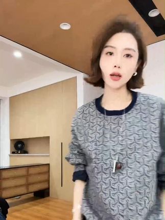 YYOUHAN+2025新款【柏林松尾】小众设计极简撞色长袖T恤#月月不吃鱼#女装#女装搭配#穿搭#爆款热卖中