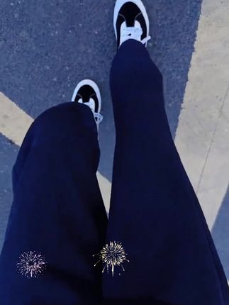 兄弟们,秋天到了,还不知道穿什么裤子吗?看过来,这款Entong秋季深蓝色休闲直筒裤绝对是你的不二之选!它的垂感超棒,穿上瞬间拉长腿部线条,让你秒变大长腿。而且它的版型宽松,运动起来毫无束缚感,无论是日常休闲还是运动健身都能轻松驾驭。还等什么,赶紧冲!#秋季裤子 #男生穿搭 #直筒裤 #运动裤 #垂感好