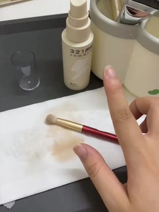 离开了你, 谁还能帮我洗化妆刷#清洗粉扑 #化妆刷应如何清洗 #美妆种草