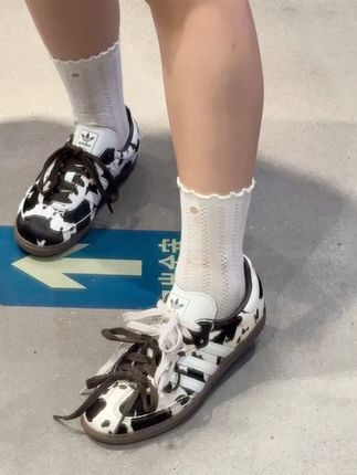 踏入经典传承,感受传统风格与摩登潮流的碰撞 #外滩adidas233 #samba #t头鞋 #豹纹 #百搭