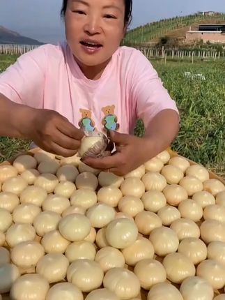 这个# 紫皮独头蒜 # 新鲜采摘 # 优质农产品 # 口感特别好