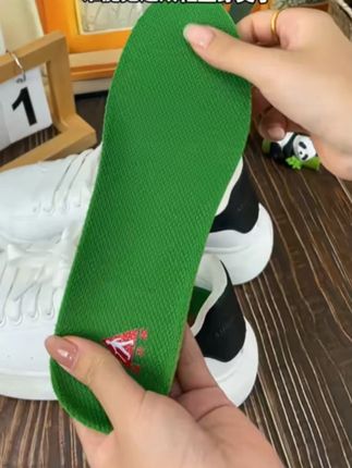 怕孩子军训累?赶紧试试这个#艾草鞋垫保护膝盖舒适又透气久站不累脚~ #透气舒适不臭脚 #足力健 #奥运