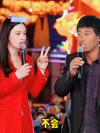 我是真的没想到这个流浪的小伙子竟然是一名非遗文化画家!#唐艺 #唐艺大舞台 #唐艺直播回放 #青州不夜城 #山东