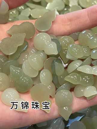 🍃又低调又高级的浅晴水葫芦吊坠来啦 特殊职业的姐妹可以放心拍#万锦珠宝直播间 #万锦珠宝店铺 #和田玉