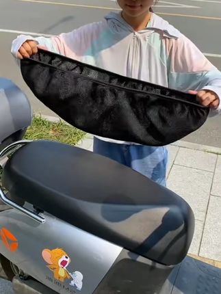 电动车坐垫套车坐垫防晒防水防滑通用隔热透气电瓶车套3D蜂窝网套#电动车坐垫套 #防晒防水 #防滑透气 #3D蜂窝网 #电瓶车用品