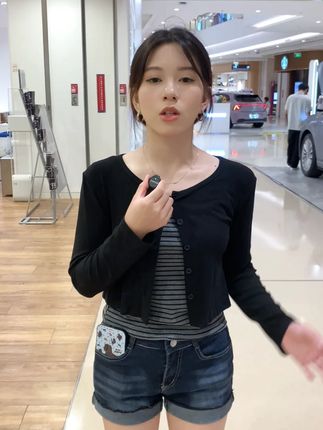 拍摄短视频,K歌录制,吃播都可以使用的麦克风,百元价格却有着不输千元级别的体验,这款麦克风值得入手!#降噪#领夹麦克风#自媒体创业