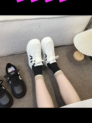 2024新款环球加绒小白鞋,秋冬女款百搭厚底休闲板鞋! #百搭板鞋 #环球小白鞋 #2024新款鞋 #女款秋冬鞋 #加绒小白鞋