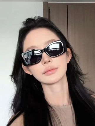 分享我的爱戴老朋友,方框墨镜人手一副!#墨镜推荐 #墨镜一戴谁也不爱 #太阳镜 #墨镜