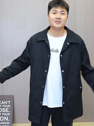 这才是胖哥秋天该有的中长款翻领风衣~#男士外套 #大码男装 #秋季穿搭 #中长款风衣外套 #风衣