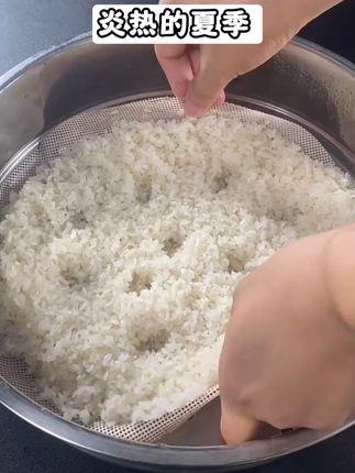 学了一个新方法,做的甜米酒酒糟微醺甘甜,真的很好喝#醪糟 #酿酒 #自制甜酒酿
