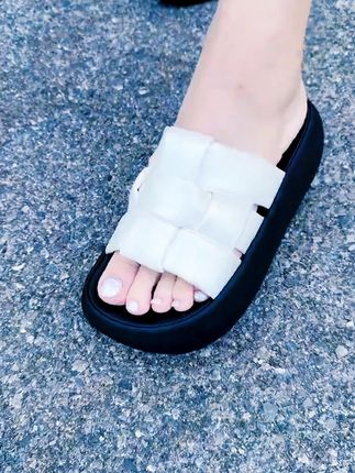 #女士百搭 一定要有一双这样的凉拖,太好穿了#凉鞋推荐 #穿搭分享