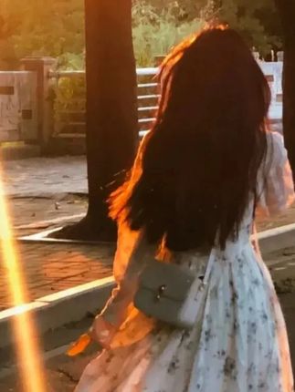 #李乃文又闯祸了 #ios26 #中美马德里经贸会谈结果公布 #大衣 #今日金价