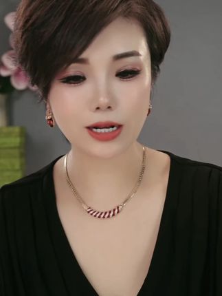 #美出高级感 #饰品分享 #女人味 #精致女人必备 #化妆造型分享