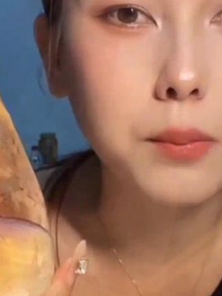 吃饭吃饭,看我吃饭很香很有食欲吧  #妈呀太香了     #吃饭吃饭看我吃饭很香很有