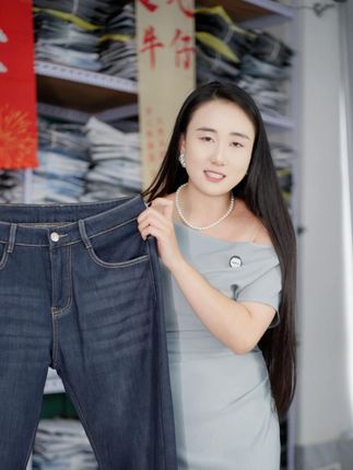 降温啦,给老公买条加绒加厚牛仔裤吧,上身保暖又帅气,不起球不掉毛