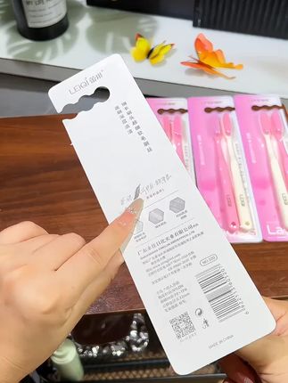专为女士设计的#牙刷 粉嫩的色系 绵柔刷丝更适合女生娇嫩的牙龈,每个点都长在了心巴上啊#女士牙刷 #长头牙刷 #软毛牙刷