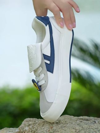 25+姐妹看过来,就这款鞋子,简约时尚又高级,重点还很舒服! #回力 天之力#国货之光 #帆布鞋 #柔软舒适 #好鞋推荐 @DOU+小助手
