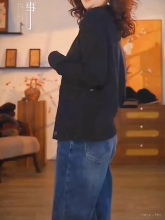 79101春季时尚休闲女士舒适百搭纯色运动长袖卫衣服饰 79101春季时尚休闲女士舒适百搭纯色运动长袖卫衣服饰#穿出自信穿出美丽 #简约穿搭 #时尚 #精致优雅 #通勤搭配