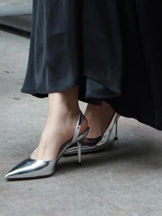 银色和粉色哪个穿上好看,宽胖脚闭眼入#高跟鞋 #夏季新款 #高级感 #好鞋推荐 #软底软面穿上超舒服