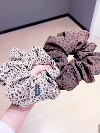 20cm直径豹纹大肠发圈~早秋新款!甜酷y2k辣妹超大号低马尾发饰女#豹纹大肠发圈 #早秋发饰 #甜酷y2k #低马尾发饰 #辣妹发圈