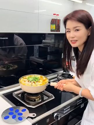 在家十分钟就能做好的金汤酸菜鱼,做法简单,汤鲜味美,大人小孩都特别爱吃!