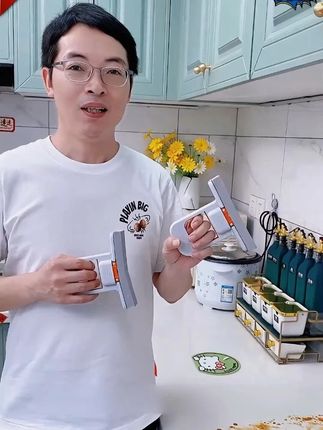 这个能代替抹布的迷你小拖把,用它清理卫生不仅手不用沾水还不脏手。#迷你小拖把 #免手洗拖把 #清洁神器 #懒人神器 #拖把