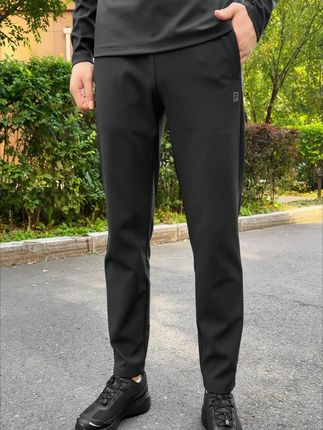 斐乐秋冬加厚直筒长裤,版型干净简约 #舒适百搭#保暖锁温#显瘦遮肉#秋冬穿搭新鲜感在线#奔向户外穿搭要帅