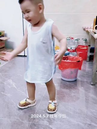婴幼儿琵琶衣,凉快透气舒服#婴幼儿琵琶衣 #宝宝背心 #新生儿肚兜