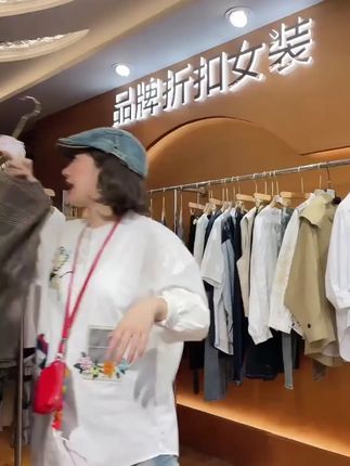 时尚百搭!女士秋冬加厚呢料披肩外套,韩版超好看! #时尚冬季服饰 #秋冬时尚款 #春秋长款披肩 #百搭毛呢单品 #冬季百搭单品