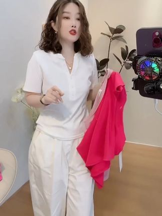 蓝卡缇亨利领简约款夏季女纯色短袖松简风纽扣V领休闲T恤 #简约款 #纯色 #v领 #休闲 #时尚