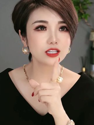 【小时尚】时尚百搭小众碎银几两珠珠耳圈简约 铜合金仿珍珠耳饰 【小时尚】时尚百搭小众碎银几两珠珠耳圈简约#美出高级感 #女人味 #做精致女人 #首饰分享 #变美