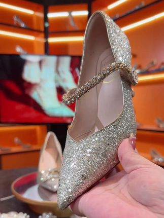 爆款喜婆婆喜妈妈婚鞋高跟鞋~直播热卖中! #婚鞋#高跟鞋#好穿不累脚#美鞋实拍#好鞋推荐