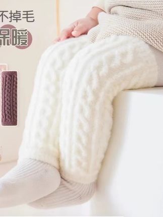 冬天,一条暖绒护腿袜就能搞定宝宝换尿不湿的问题#母婴好物 #加绒保暖 #过膝袜 #冬季必备 #宝宝袜子