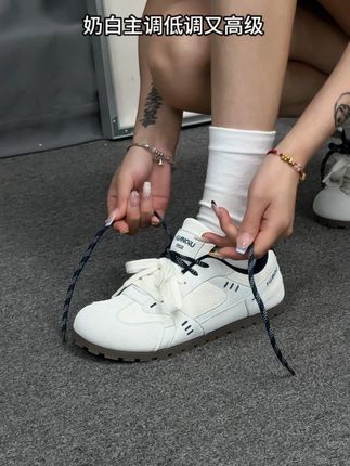 被秋冬色系法式德训鞋狠狠拿捏了 #好鞋推荐 #女鞋 #德训鞋 #鞋子分享