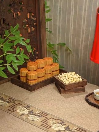 【低糖蛋黄莲蓉】翻沙回油咸蛋黄广式月饼支持试吃一个         #零食推荐  #月饼  #蛋黄月饼  #囗感非常好  #大人孩子都爱吃