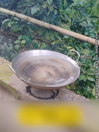厨房家里有你的厨房吗?水槽清洁无死角,油污一扫就干净