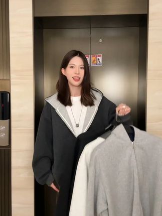运动卫衣也能这么帅!条纹对比,层次感拉满! #卫衣穿搭 #显瘦 #ootd #秋季穿搭