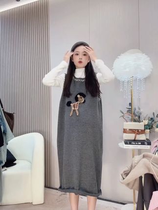 孕妇套装2025秋冬新款网红时尚减龄显瘦木马马甲与半高领打底 #孕期穿搭 #分享穿搭 #轻奢高级感裙子小个子 #甜美风 #内搭外穿都好看