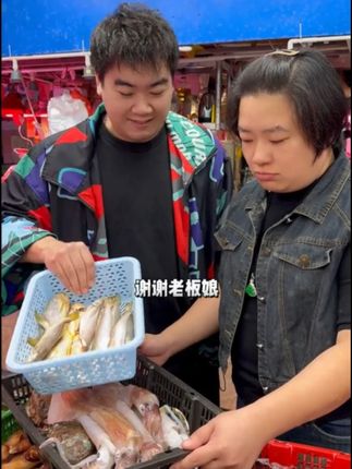 正宗汕头牛肉丸90%牛的后腿肉制作,肉质Q弹紧实,咬上一口满嘴的牛肉味,配料表干净,孕妈小孩都能吃#牛肉丸 #海鲜美食 #抖音美食推荐官 #火锅 #嘉之派