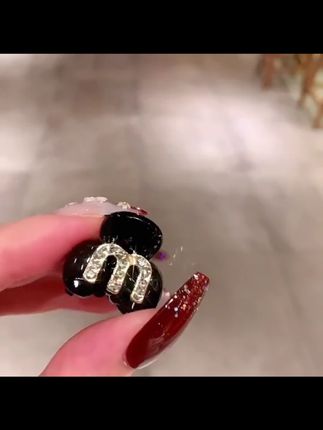 2025新款侧边发夹前额夹子高级感头饰小抓夹女刘海夹半抓发饰2025新款侧边发夹前额夹子高级感头饰小抓夹女刘海夹半抓发饰