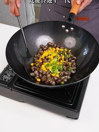 专属正宗章丘家用圆形铁锅无涂层炒菜锅不粘炒锅全炉灶通用 铁锅 锅 章丘铁锅 锅炒菜不粘锅炒锅#铁锅 #锅 #章丘铁锅 #锅炒菜不粘锅 #炒锅