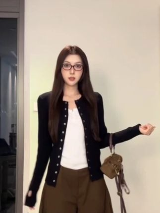 韩系黑色氛围感长袖针织衫开衫女秋季软糯修身显瘦内搭女毛衣外套#时尚 #大气 #高级 #气质 #休闲