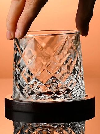 曼薇旋转水晶威士忌酒杯,解压又好看 #旋转洋酒杯 #解压酒杯 #威士忌杯 #曼薇酒杯 #水晶解压杯