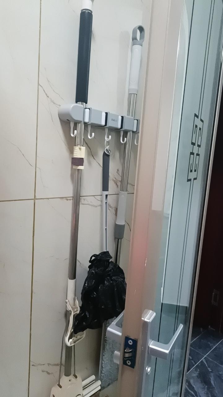 免打孔多功能拖把架收纳架壁挂置物卡扣固定强力浴室防滑家用神器