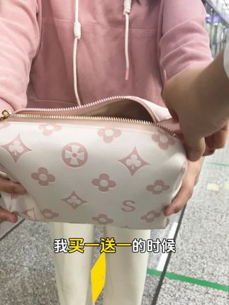 被问爆的伪素颜秘诀,全靠这支#美肤宝小粉管#防晒