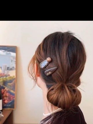 高级感豹纹发夹刘海夹侧边夹#发夹  #碎发整理  #适合秋冬穿搭的百搭发型  #侧边夹  #刘海夹